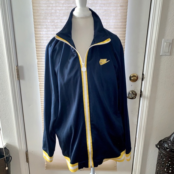 nike supreme court jacket